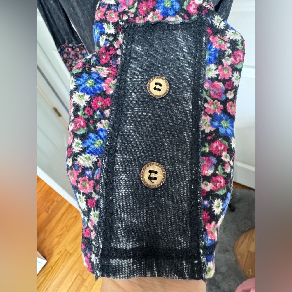 Able Black T with Pink/purple floral Sleeve -Tshirt S - Picture 4 of 5